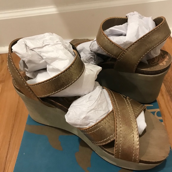 OTBT Bee Cave Wedge Sandal - Picture 3 of 6